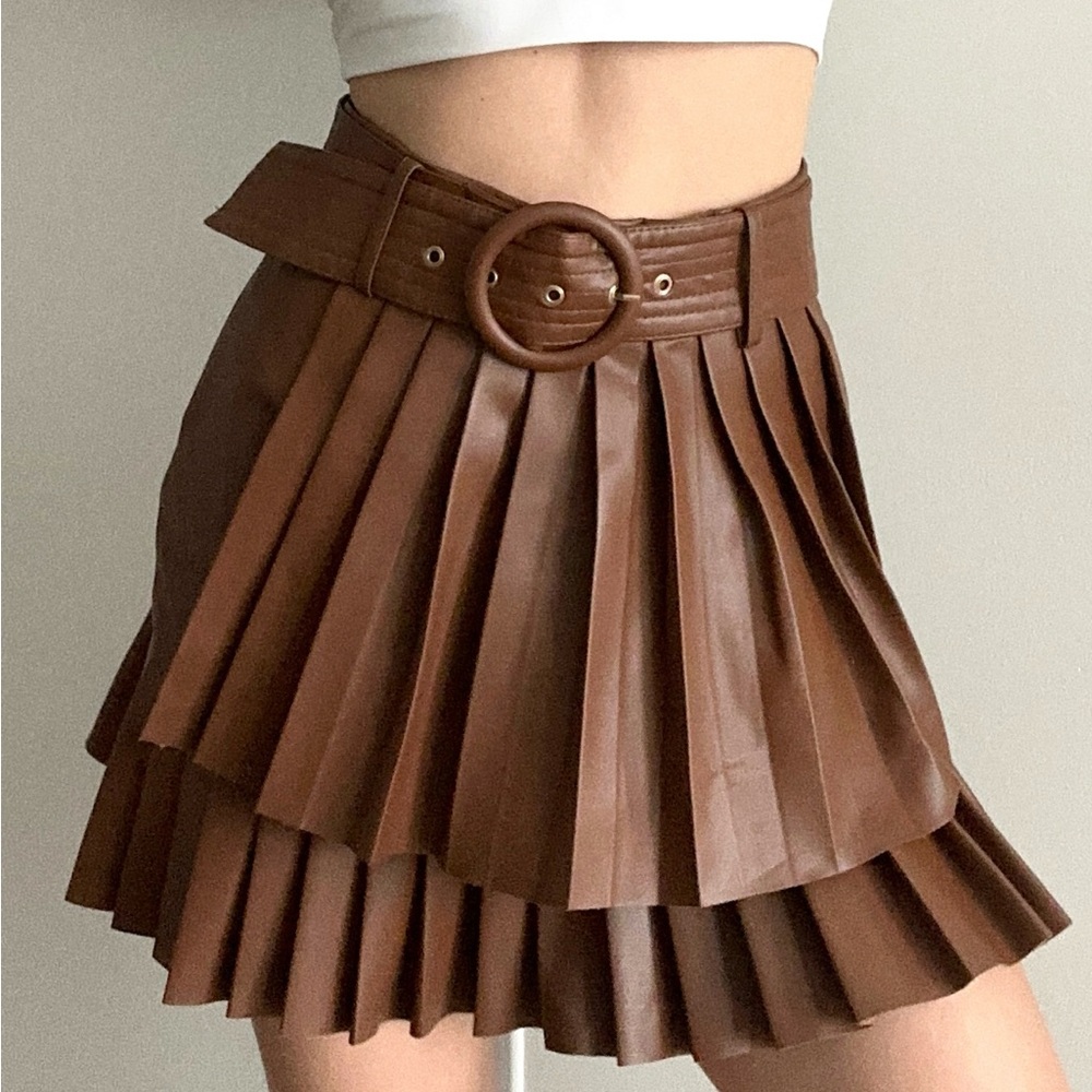 FAUX LEATHER PLEATED SKIRT